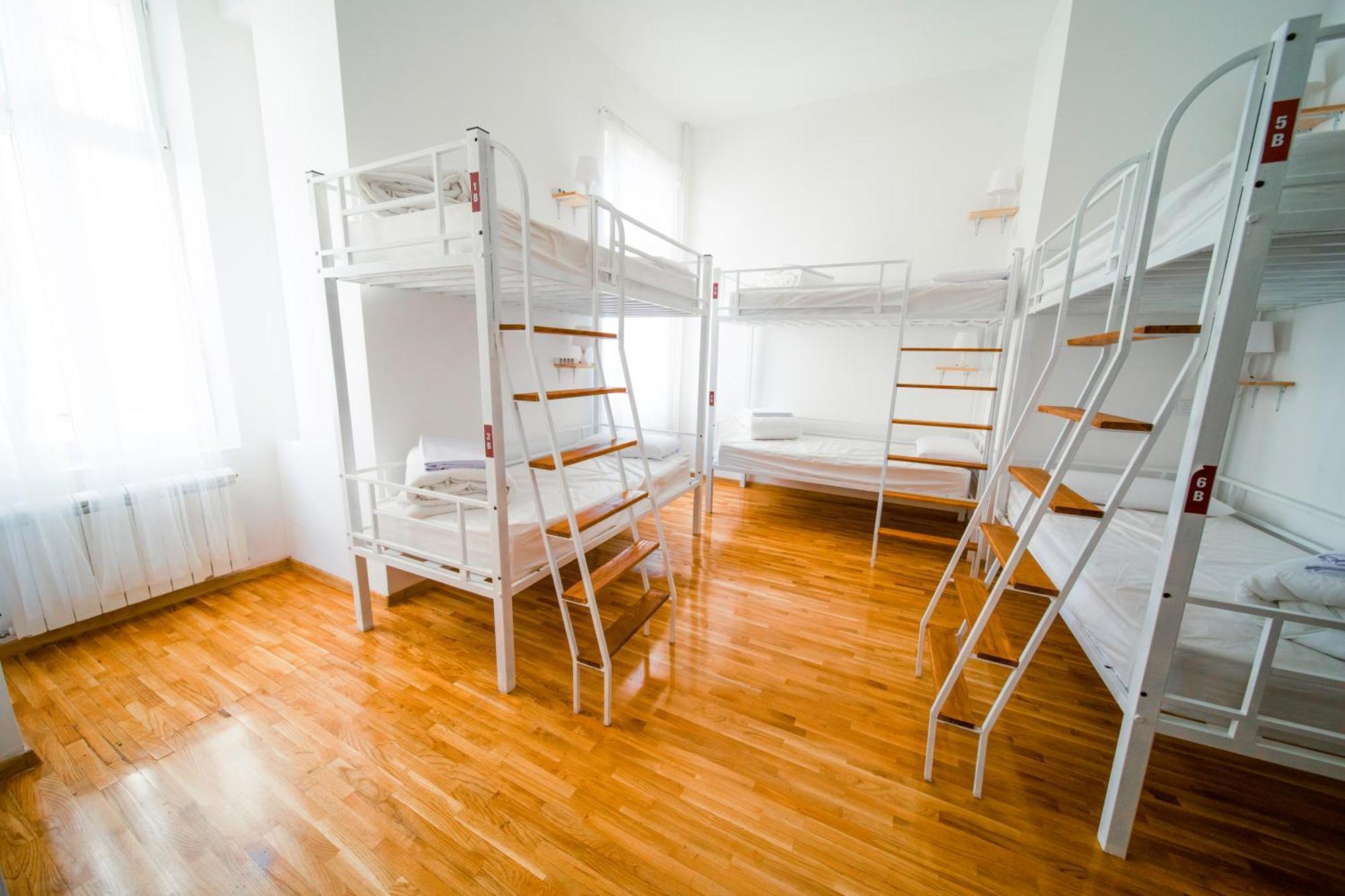 New Generation Hostel Belgrade Center Excellent Location The Right Alternative To Luxury Hotels A Few Steps From The Famous Ulica Kneza Mihaila Surrounded By Restaurants Clubs And Offers Opportunities For Shopping Free Wi-Fi Kitchen Garden Exterior photo