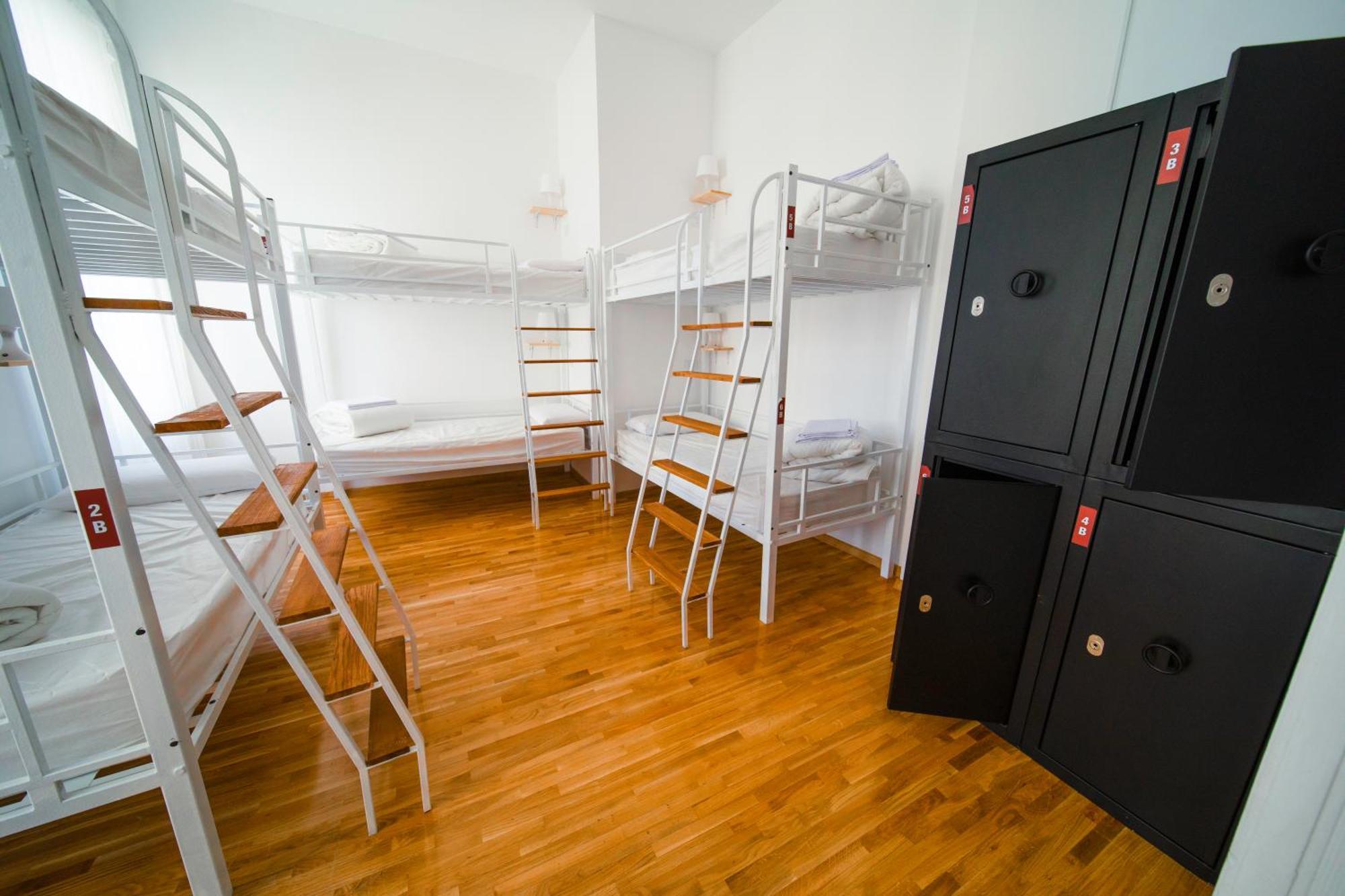 New Generation Hostel Belgrade Center Excellent Location The Right Alternative To Luxury Hotels A Few Steps From The Famous Ulica Kneza Mihaila Surrounded By Restaurants Clubs And Offers Opportunities For Shopping Free Wi-Fi Kitchen Garden Exterior photo