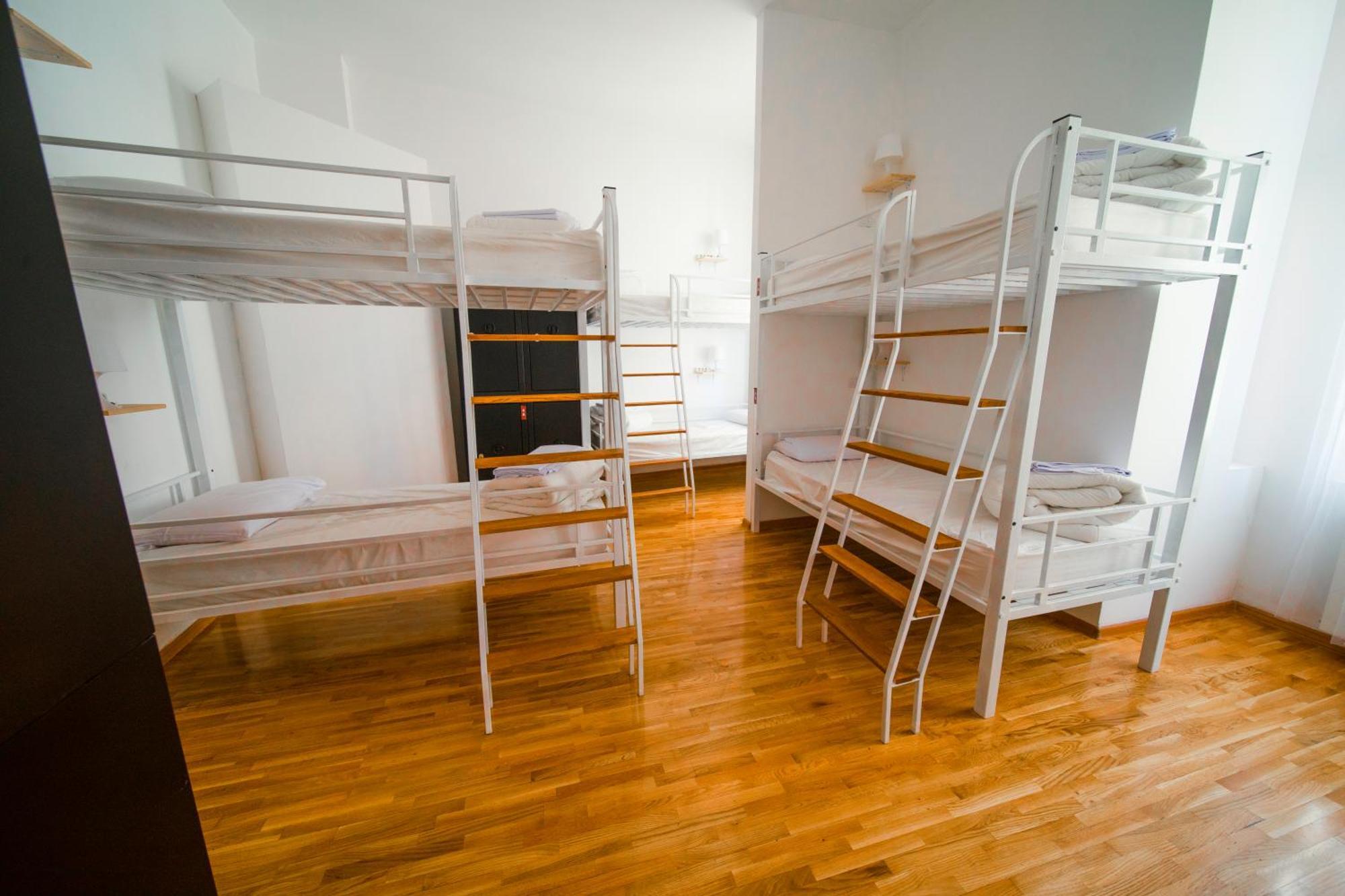 New Generation Hostel Belgrade Center Excellent Location The Right Alternative To Luxury Hotels A Few Steps From The Famous Ulica Kneza Mihaila Surrounded By Restaurants Clubs And Offers Opportunities For Shopping Free Wi-Fi Kitchen Garden Exterior photo